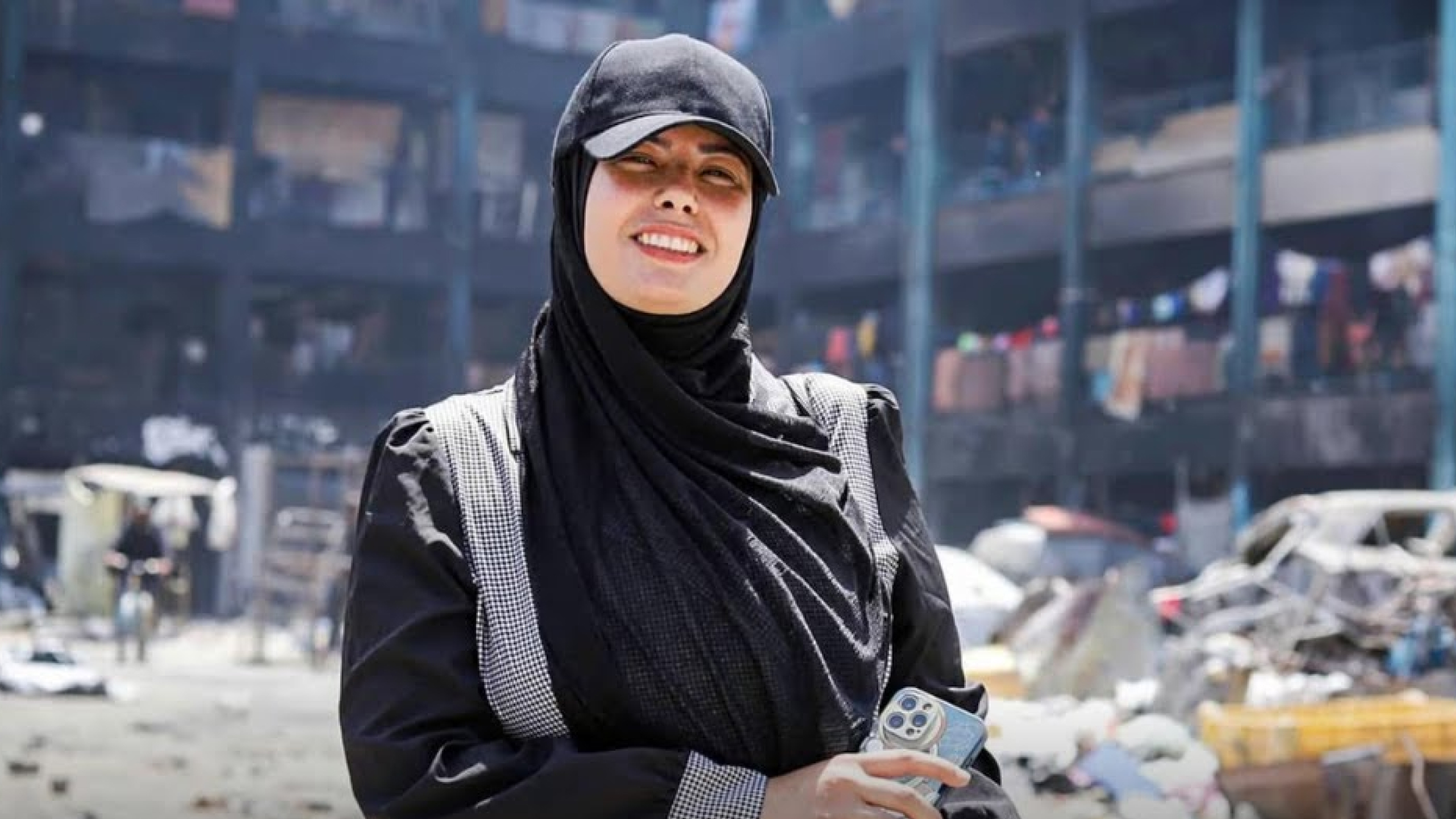 Put Your Soul on Your Hand and Walk di Sepideh Farsi