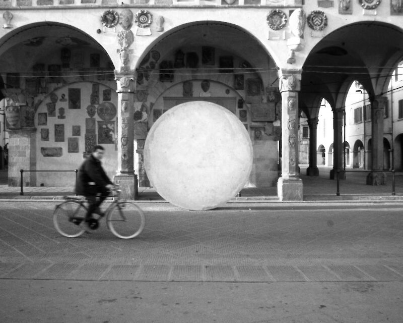 Mauro Staccioli, Cinque Tondi (1996) a San Giovanni Valdarno