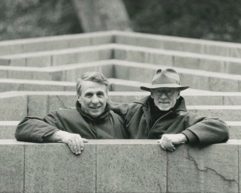 Giuliano Gori e Robert Morris nel Labirinto alla Fattoria di Celle