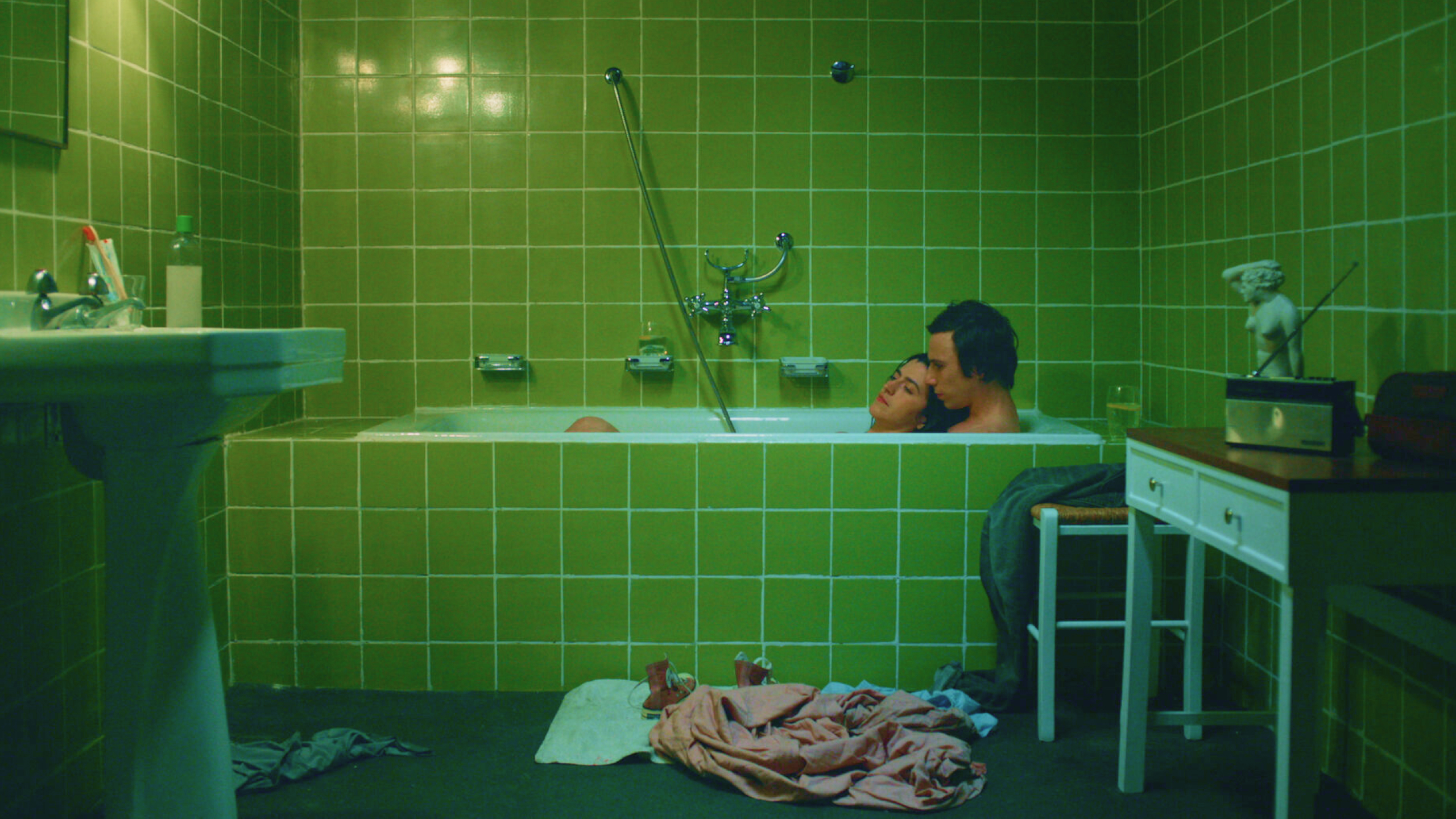 Paul & Paulette Take a Bath di Jethro Massey