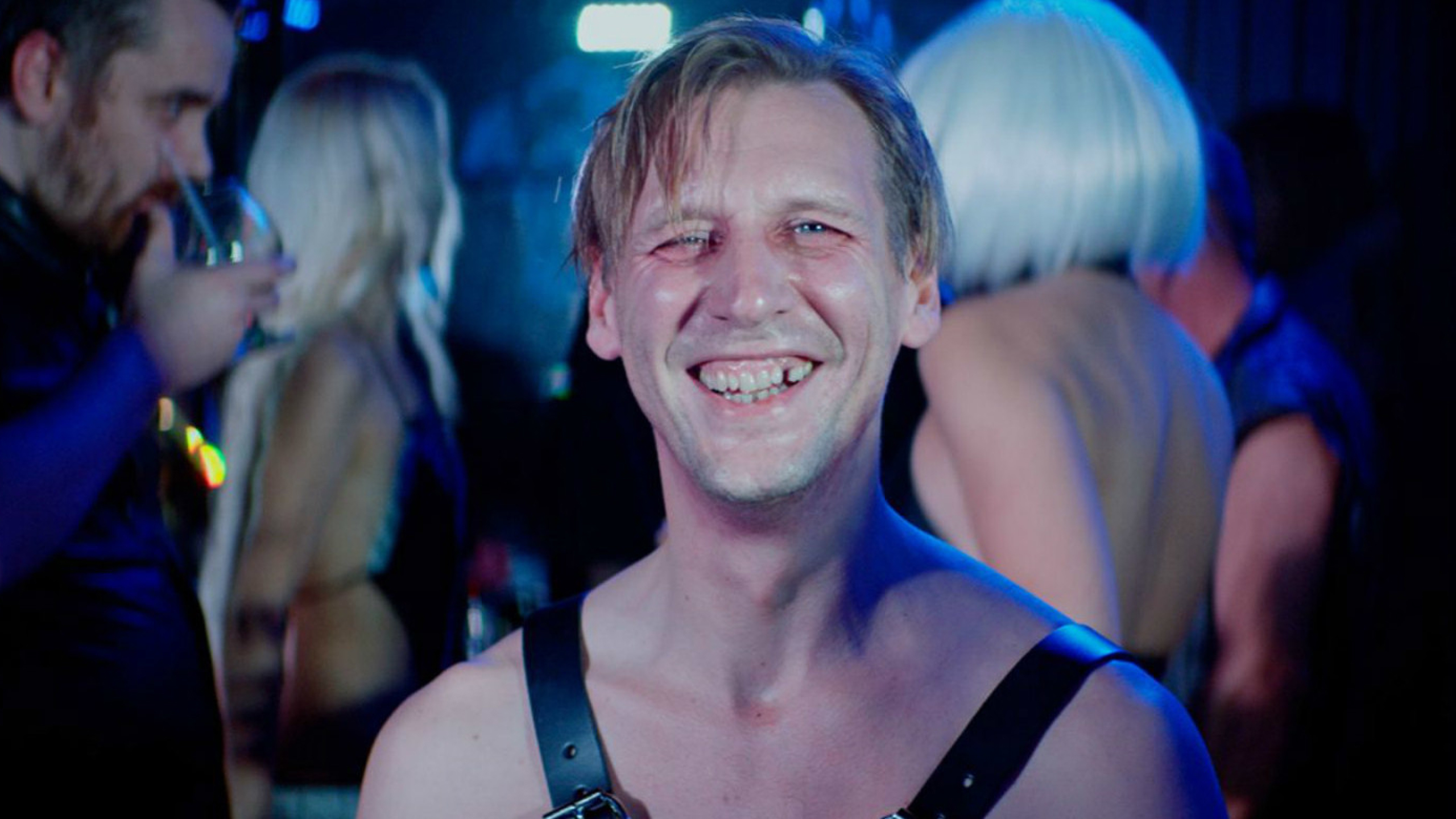 Dogs Don’t Wear Pants di Jukka-Pekka Valkeapää