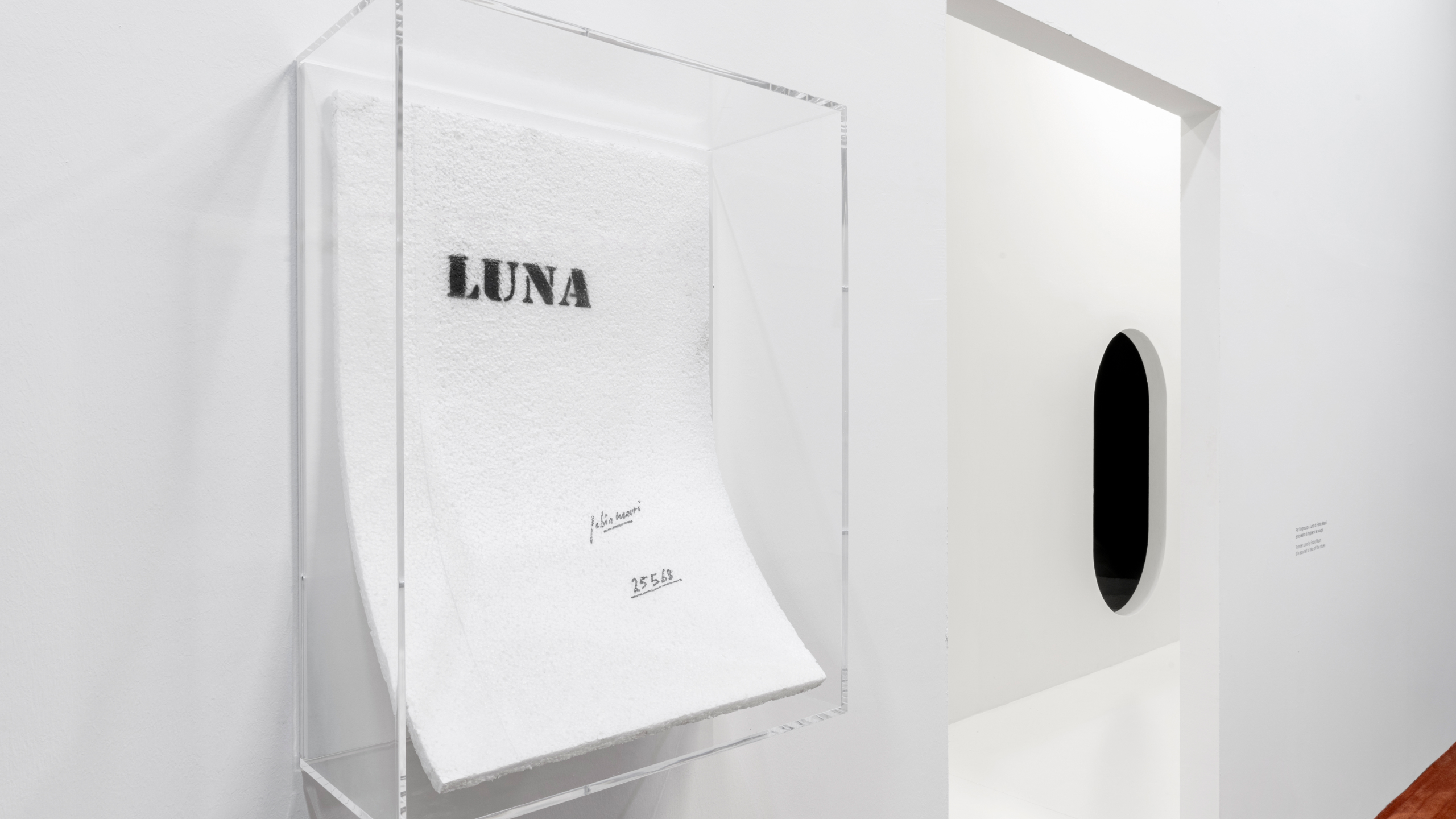 Fabio Mauri, Luna, 1968, Collezione Centro Pecci, dono dell’artista e dei suoi eredi, 2008. Ph. Ela Bialkowska, OKNO studio