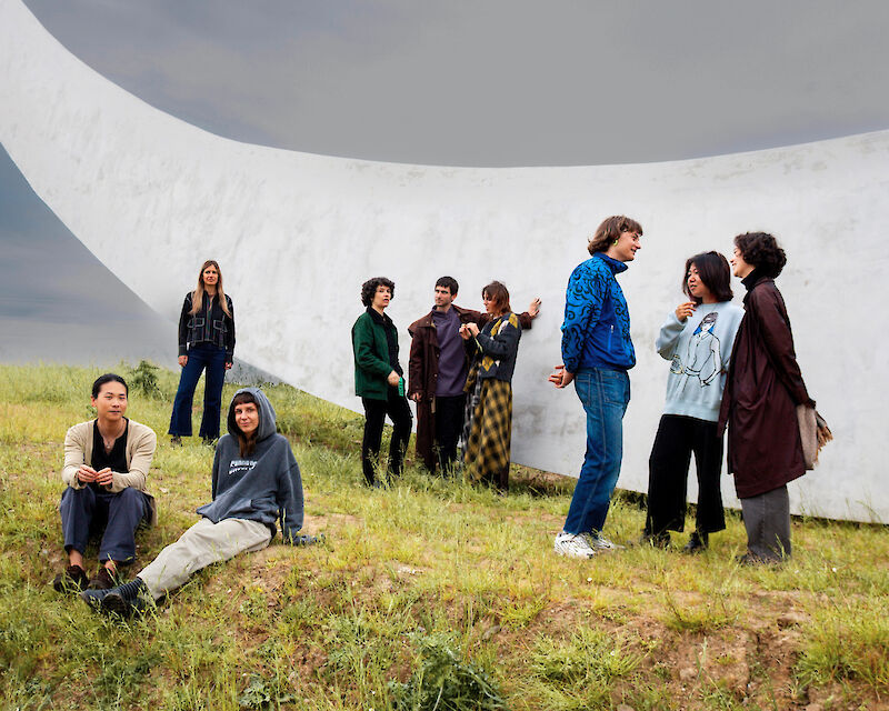 Artiste e artisti e curatrici e curatori del primo ciclo di SUPERTOSCANA Ph. Irene Marino