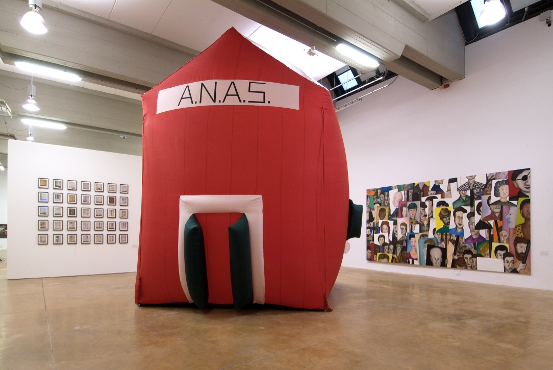 Note urbane, fotografia di allestimento, 2007