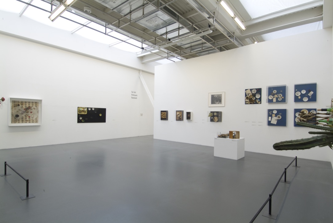 Daniel Spoerri, fotografia di allestimento, 2006